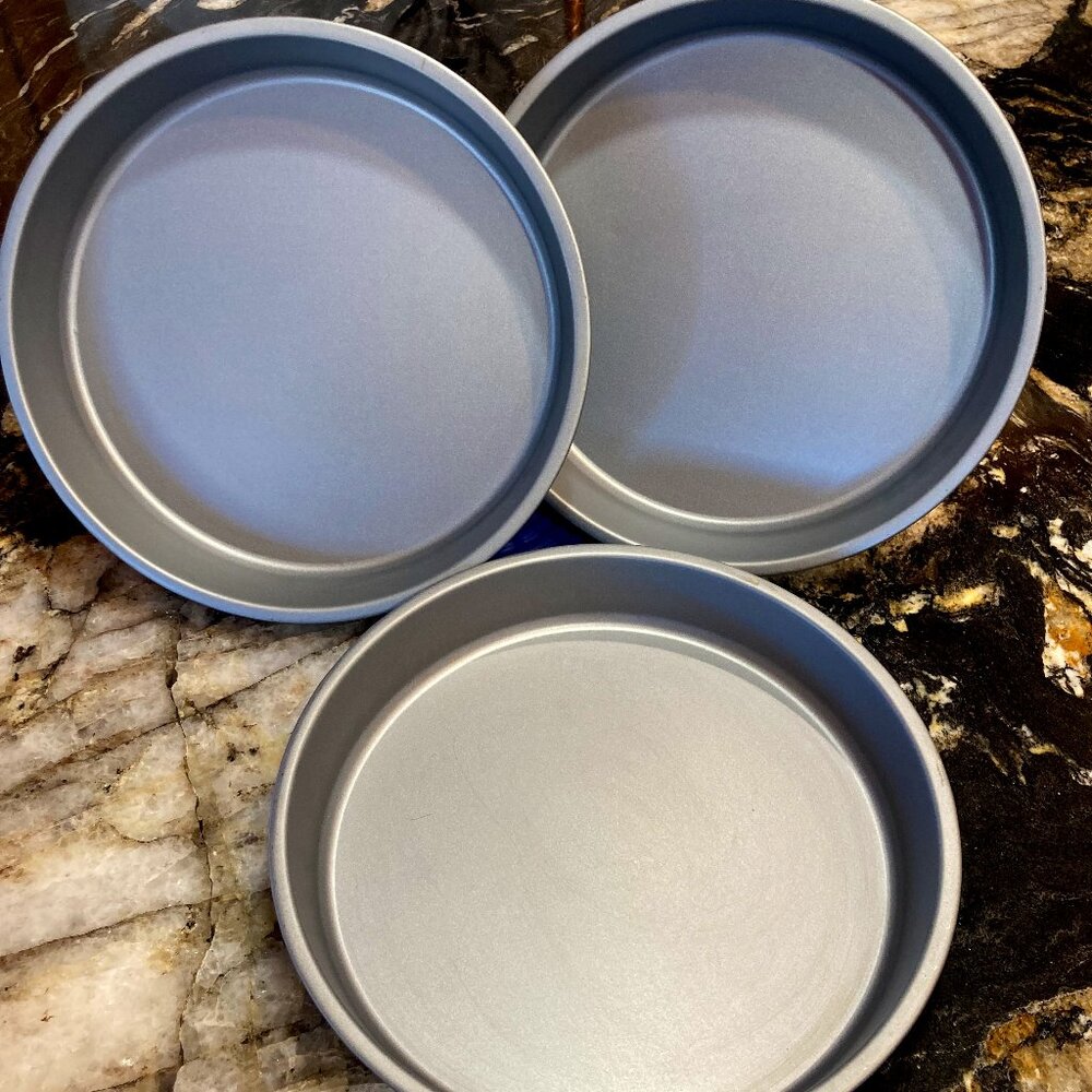 Cake pans, 9" rounds